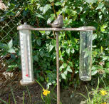 Regenmeter en thermometer gietijzeren Vogeltje